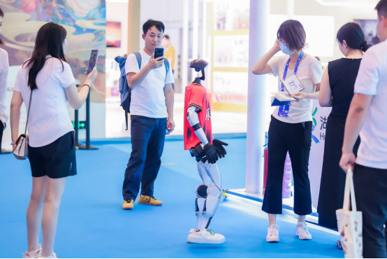 集中展示, src